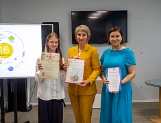 В областной библиотеке открыли выставку рисунков и подвели итоги конкурса «Нам дороги эти позабыть нельзя»