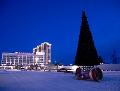 Мэр Олег Имамеев провёл выездное совещание по новогоднему оформлению города