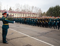 Мэр Благовещенска Олег Имамеев поздравил выпускников ДВОКУ с окончанием учебы