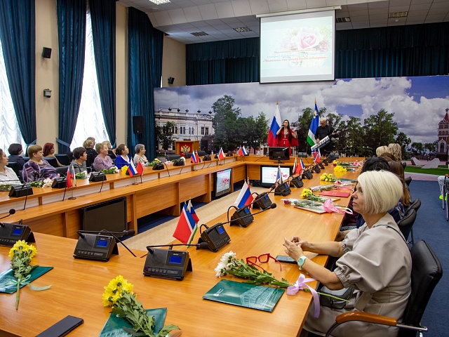 В Благовещенске чествовали работников бытового обслуживания населения 