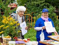 Мэр города Олег Имамеев поприветствовал старшее поколение на празднике в Горпарке