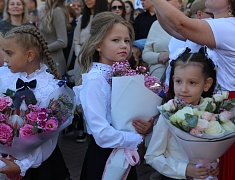 В школах Благовещенска прошли торжественные линейки