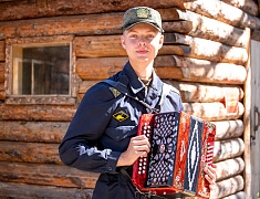 Более 4 с половиной тысяч благовещенцев отметили День государственного флага