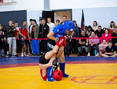 В Благовещенске прошёл открытый кубок города по спортивной борьбе