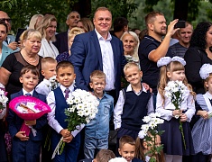 Мэр Олег Имамеев побывал на линейках в нескольких городских школах