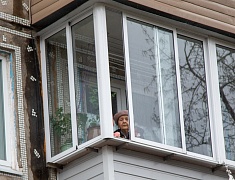 В Благовещенске во дворах ветеранов прошла акция "Поем двором"  