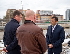 Мэр Благовещенска Олег Имамеев провел плановое выездное совещание по реконструкции улицы Тепличной