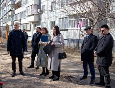 В Благовещенске межведомственная комиссия проверяет «самочувствие» детских площадок