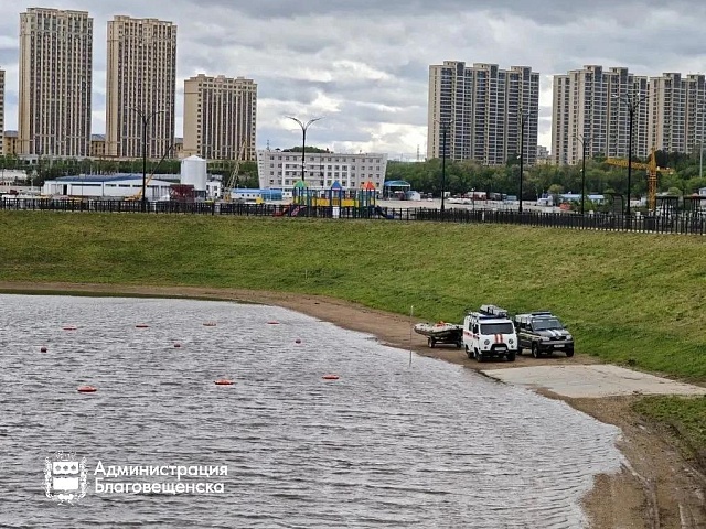 Газоны, деревья, цветники: как сотрудники ГСТК ухаживают за зелёными насаждениями в городе