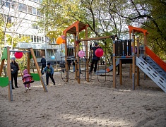 В Благовещенске открыли ещё 3 обновлённые детские площадки