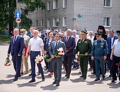 В день города прошли торжественные церемонии возложения цветов