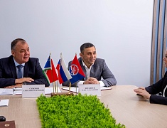 Администрация Благовещенска подписала соглашение с Профсоюзами области 