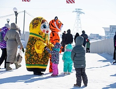 Яркий день спорта и традиций: в Благовещенске прошёл первый день ЗимФестАмур