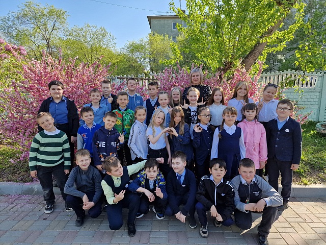 «Работать с детьми – это огромное счастье. Именно дети умеют бескорыстно любить и своей любовью окрылять, вдохновлять и вселять уверенность»