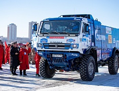 Автомобильные гонки в рамках Международного российско-китайского фестиваля зимних видов спорта