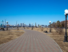 Мэр Олег Имамеев проконтролировал уборку благовещенских улиц и набережной 