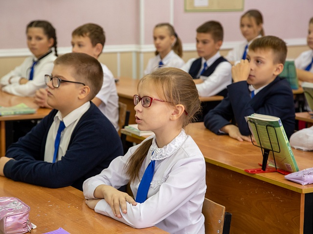 15 резюме от учителей физкультуры и ни одного от «физиков»: во второй корпус школы №16 уже хотят устроиться 70 человек 