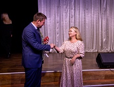 Знаки «50 лет Байкало-Амурской магистрали» вручили благовещенцам