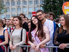 В Благовещенске отгремел выпускной