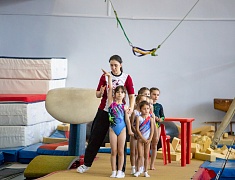 Чемпионат по спортивной гимнастике в Благовещенске посвятили герою СВО