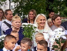 Мэр Олег Имамеев побывал на линейках в нескольких городских школах