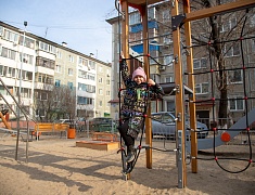 В центре Благовещенска преобразили ещё одну территорию, благоустроенную по программе «1000 дворов» 