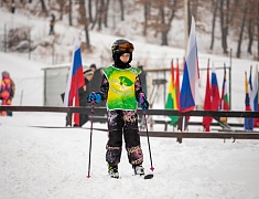 В Благовещенске прошло первенство города по горным лыжам и сноуборду, посвящённое памяти выпускника ДВОКУ, Героя России Ковтуна Андрея