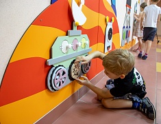 В преддверии Дня космонавтики в «космической обсерватории» прошло первое занятие с воспитанниками детского сада № 68