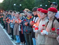Цветы в память о подвиге советских солдат возложили в Благовещенске