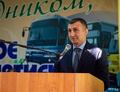 Мэр Благовещенска Олег Имамеев поздравил Автоколонну 1275 с днём автомобилиста