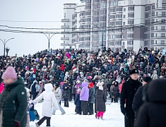 На площади Ленина и набережной Амура прошли народные гуляния в честь масленицы