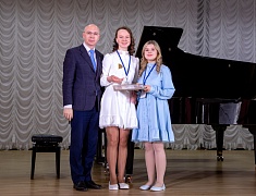 В Центральной детской школе искусств подвели итоги l Дальневосточного музыкального конкурса им. Марии Кнауф-Каминской в номинации «Фортепиано»