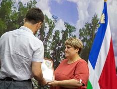 Накануне Дня работника торговли в Благовещенске чествовали руководителей, продавцов, менеджеров и официантов