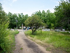 Олег Имамеев проверил, как идет обновление сквера Приемыхова