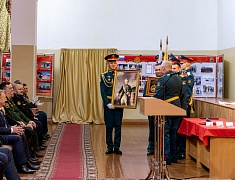 В Благовещенске в честь 84 дня рождения ДВОКУ личному составу вручили награды