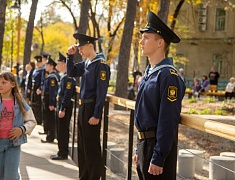 В амурской столице праздничной программой открыли сквер водников