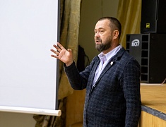 Мэр Благовещенска Олег Имамеев посетил Амурский медицинский колледж