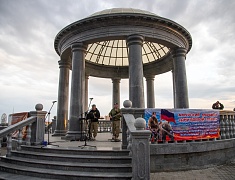 В Благовещенске встретили участников патриотического марафона-заплыва