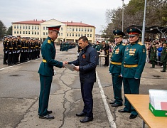Мэр Благовещенска Олег Имамеев поздравил выпускников ДВОКУ с окончанием учебы
