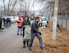 «Город берегу»: жители Благовещенска массово вышли на субботник