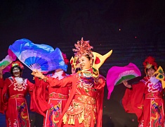 Китайские и русские бабушки станцевали на одной сцене в Благовещенске