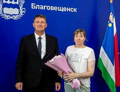 Благовещенск чествует работников торговли
