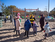В Благовещенске открыли ещё 3 обновлённые детские площадки