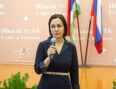 В одной из школ Благовещенска установили первые парты Героев