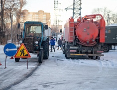 Рабочий выезд мэра по нарушению работы коллектора по Пушкина, 110