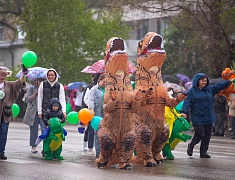Шествие трудовых коллективов отгремело в Благовещенске!