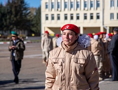 В Благовещенске юнармейцы соревнуются в военно-спортивной игре "Победа"
