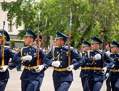 В Благовещенске прошли торжественные церемонии у памятников основателям города