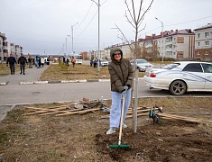 Сотрудники городской администрации во главе с мэром Олегом Имамеевым присоединились к традиционной акции «Город берегу»
