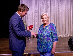 Знаки «50 лет Байкало-Амурской магистрали» вручили благовещенцам